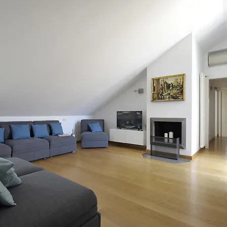 Spacious With A Terrace Апартаменты