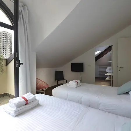 Spacious With A Terrace Апартаменты Милан