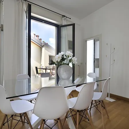 Апартаменты Spacious With A Terrace Милан